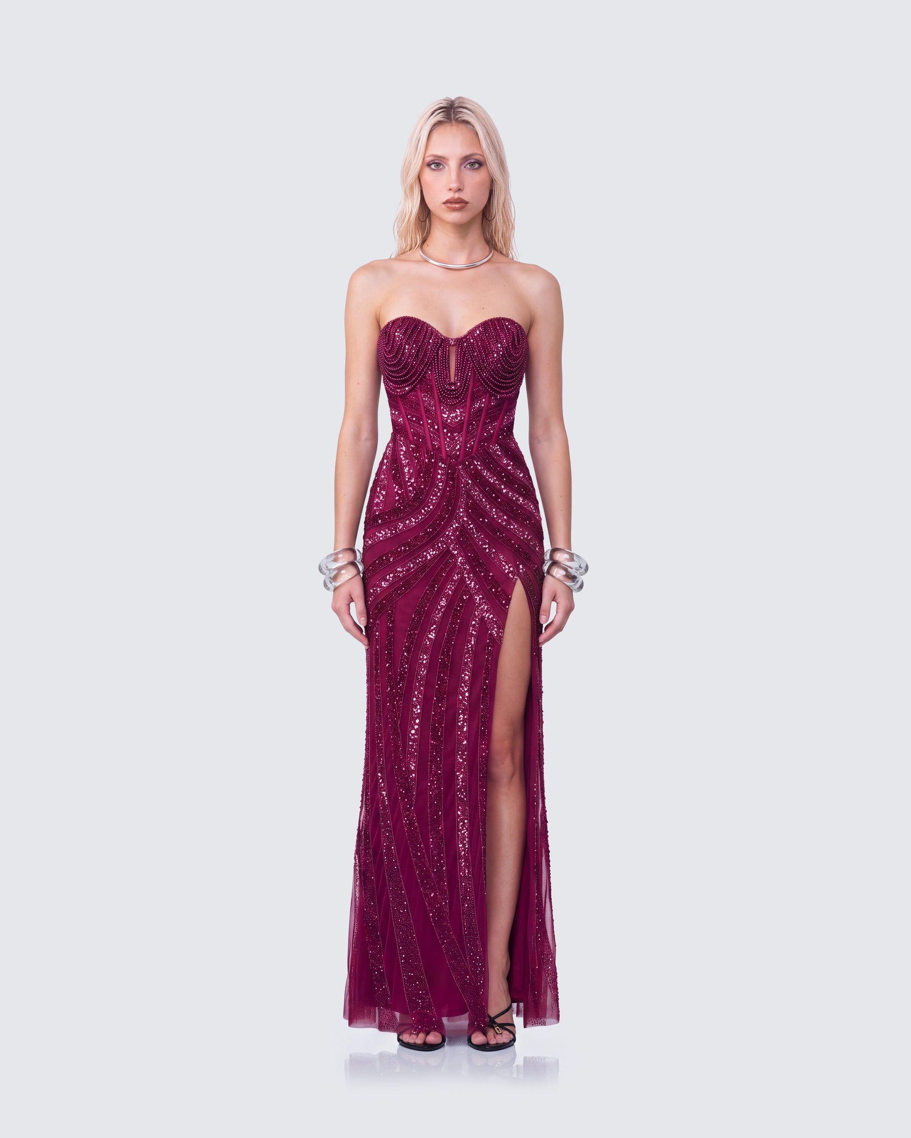 Vestido Longo Aila Bordô de Cetim Bordado