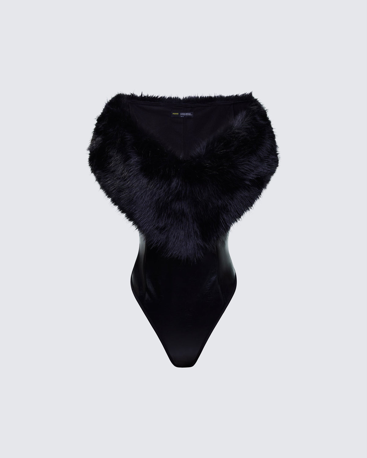 Body Nina Preto com Gola de Pelúcia