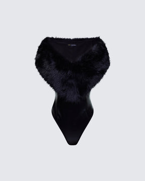 Body Nina Preto com Gola de Pelúcia