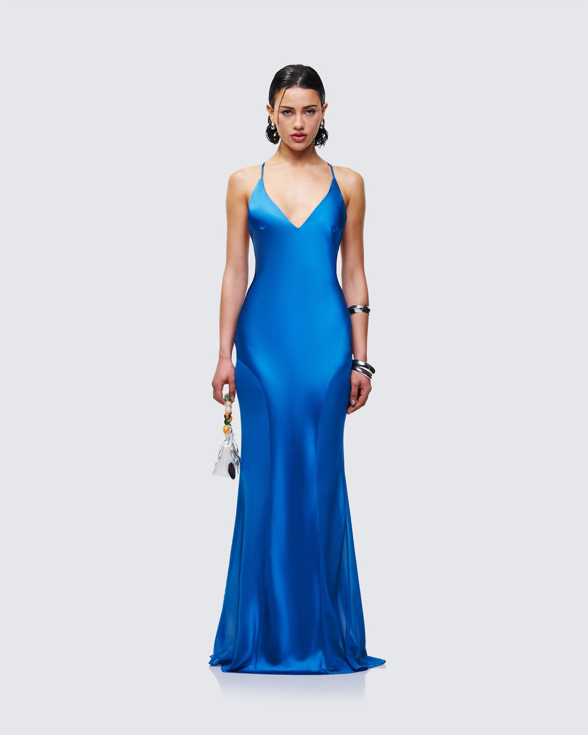 Vestido Longo Solvea Azul de Cetim com Decote Profundo