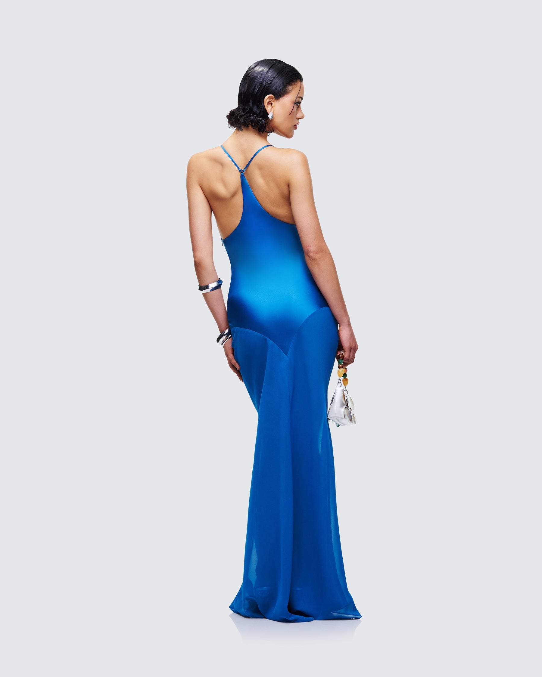 Vestido Longo Solvea Azul de Cetim com Decote Profundo